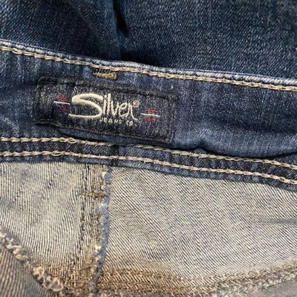 Silver Jeans Co distressed 5 pocket ankle slim jeans, size 20 - Picture 3 of 3